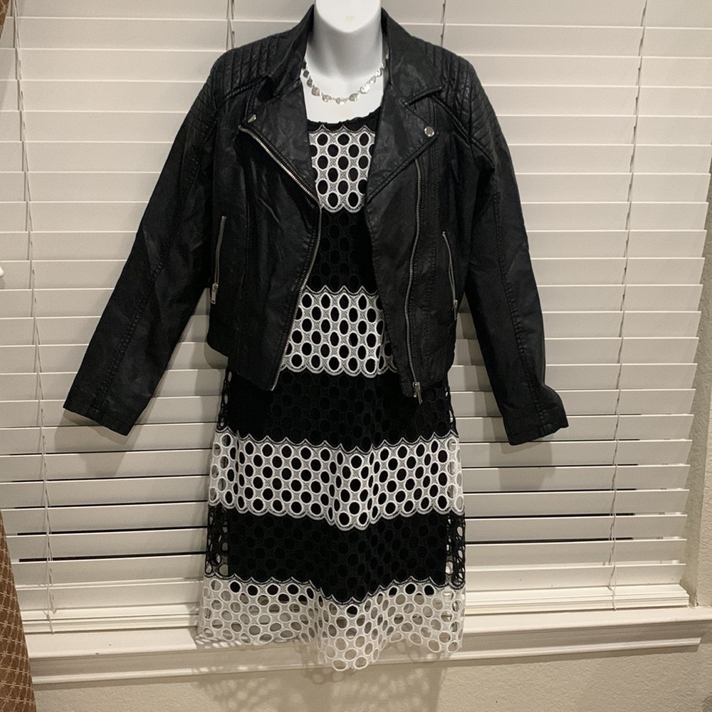 Just…Taylor Eyelet Dress - Picture 7 of 7
